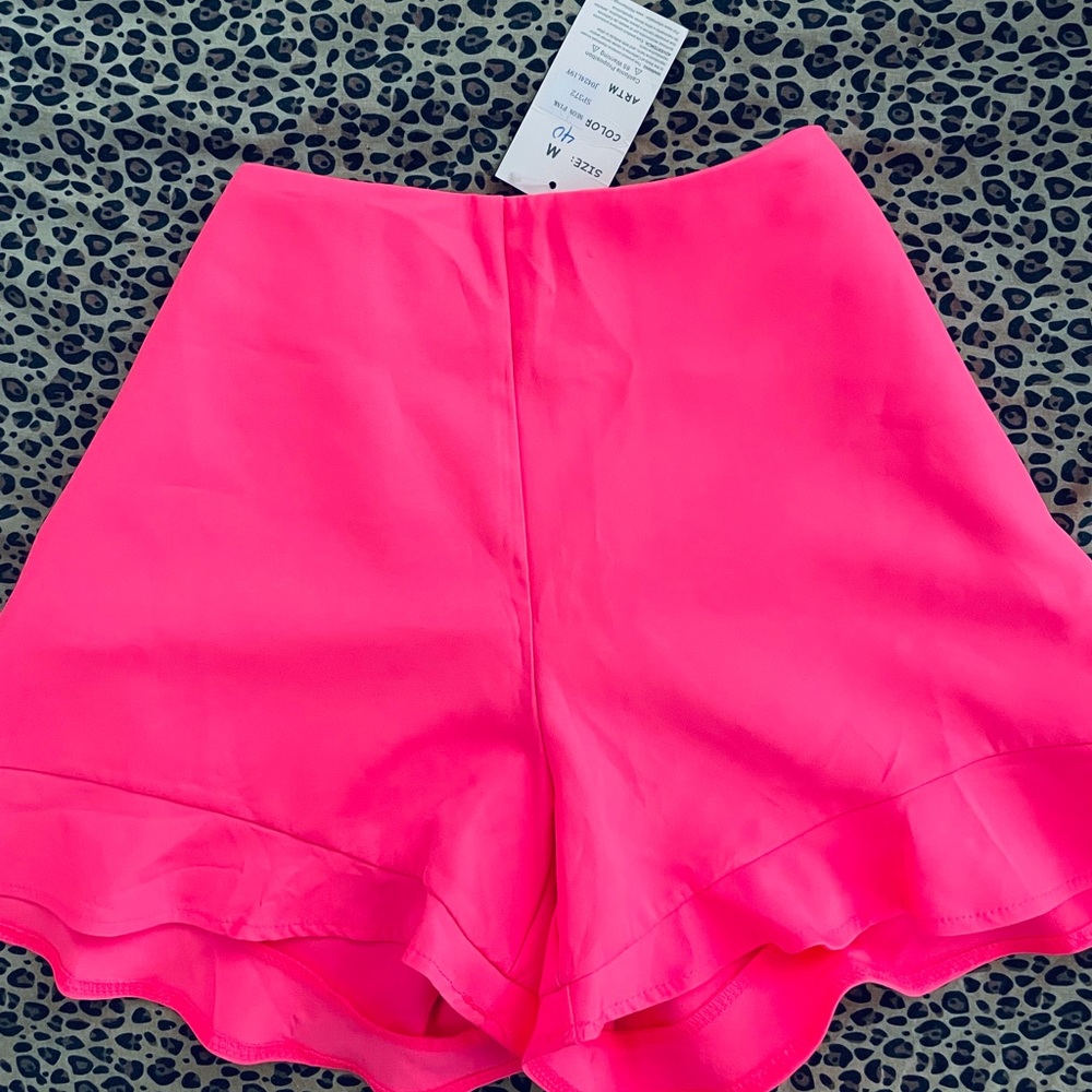 perfect short for summer,pink vibrant